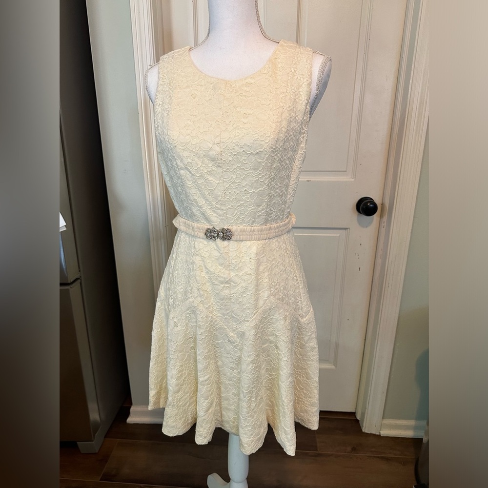 Champagne & Strawberry‎ NWT cream fit and flare lace dress ornate belt Sz Medium
